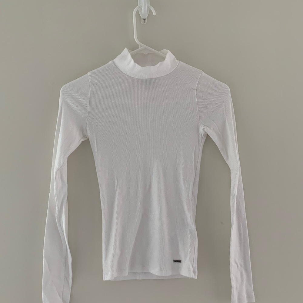 🧚‍♂️White Turtle Neck Delicate Long Sleeve🧚‍♂️